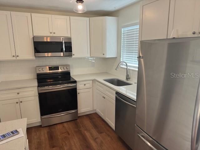 For Rent: $3,000 (3 beds, 2 baths, 1000 Square Feet)