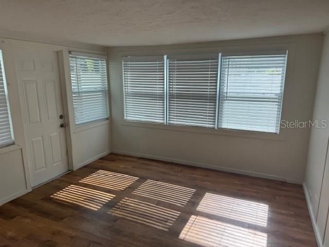 For Rent: $3,000 (3 beds, 2 baths, 1000 Square Feet)