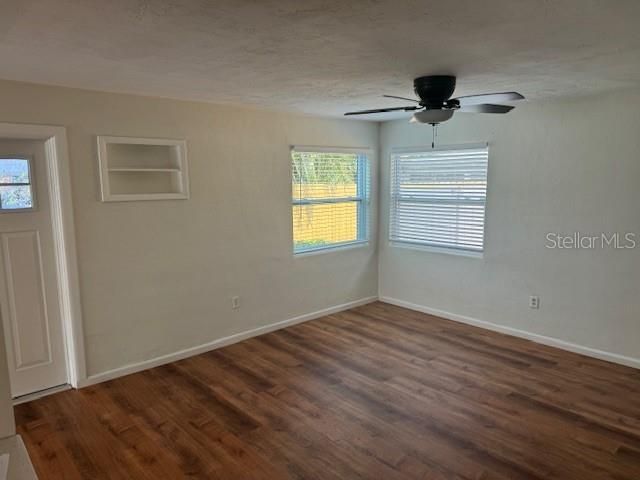 Active With Contract: $2,800 (3 beds, 2 baths, 1000 Square Feet)