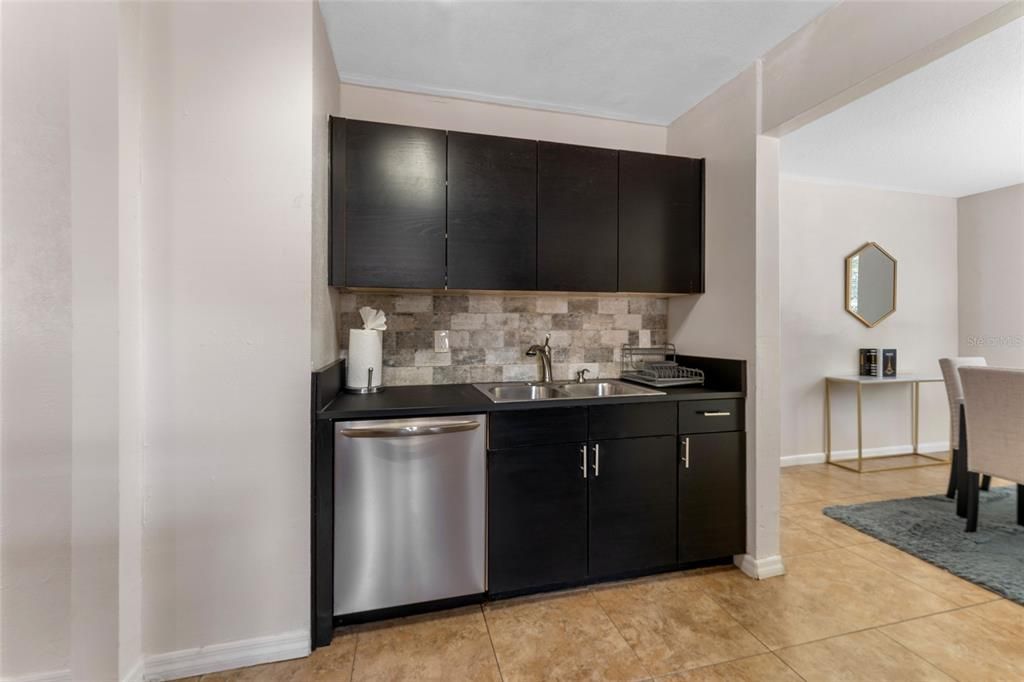 For Rent: $4,000 (2 beds, 2 baths, 1184 Square Feet)