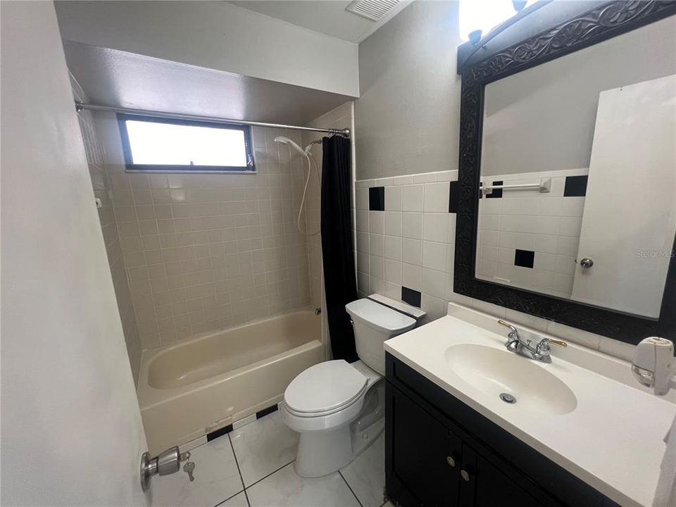 Недавно арендовано: $2,000 (3 спален, 2 ванн, 1090 Квадратных фут)