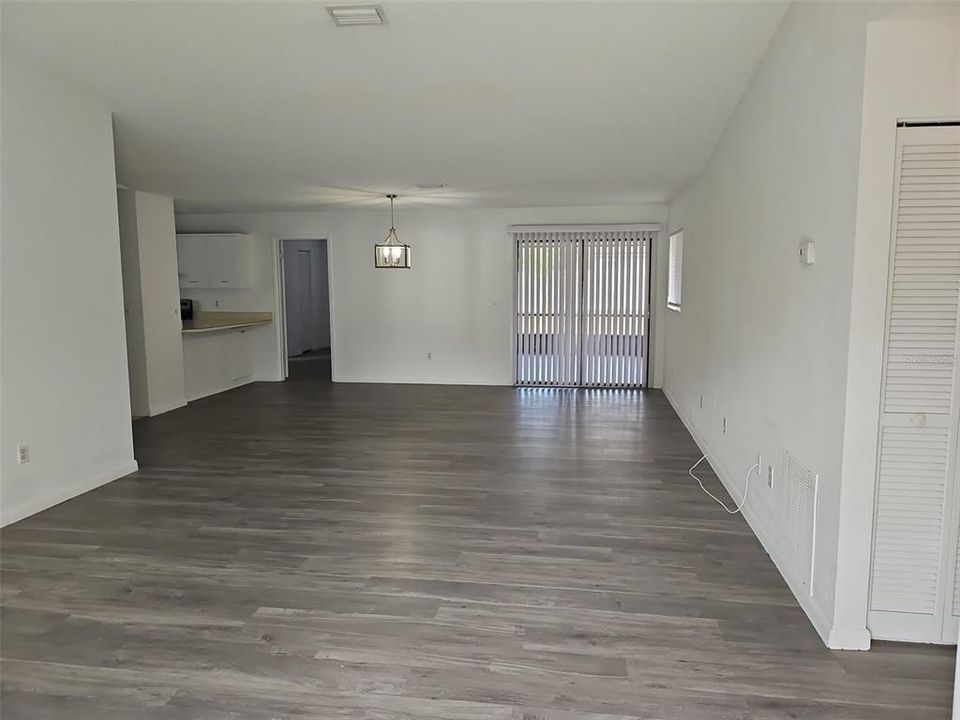 Active With Contract: $1,750 (3 beds, 2 baths, 1481 Square Feet)