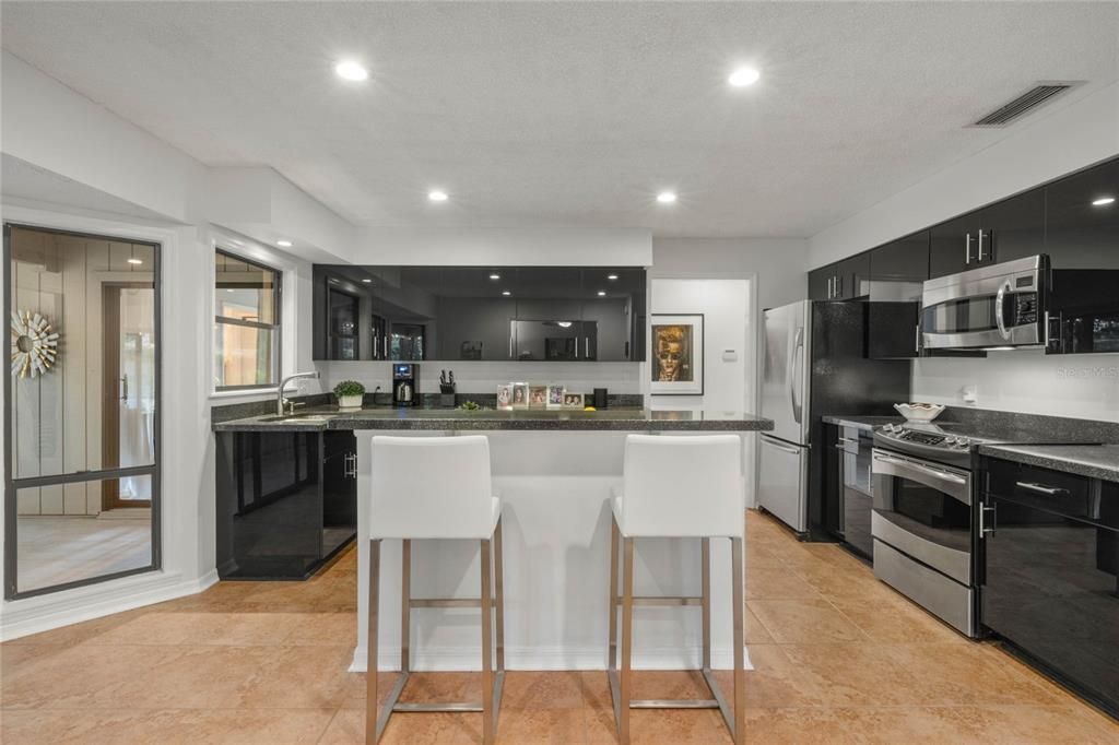 Recently Sold: $515,000 (3 beds, 2 baths, 1975 Square Feet)
