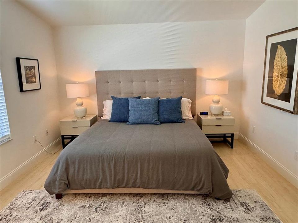 For Sale: $439,900 (2 beds, 2 baths, 1383 Square Feet)