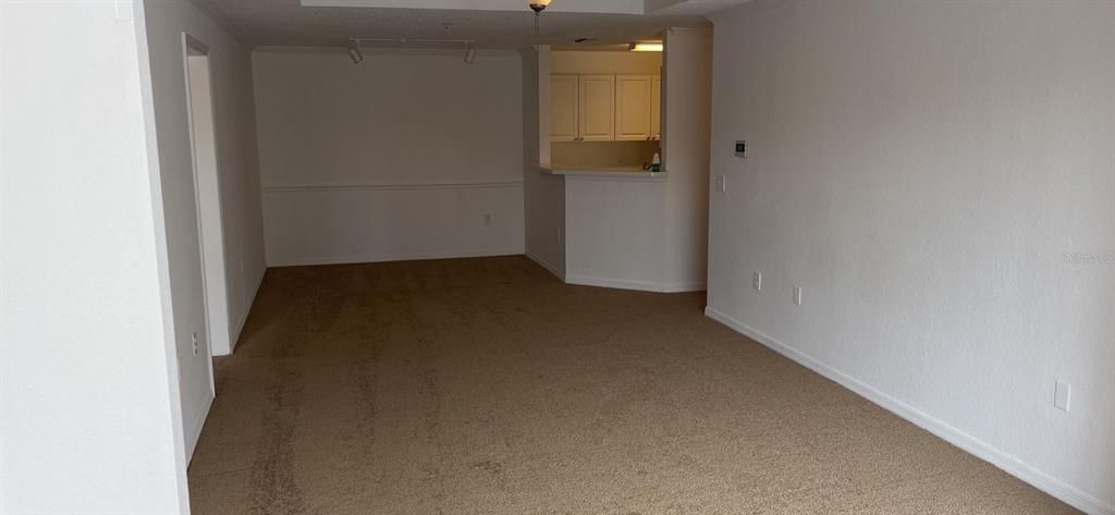 For Rent: $1,800 (3 beds, 2 baths, 1309 Square Feet)