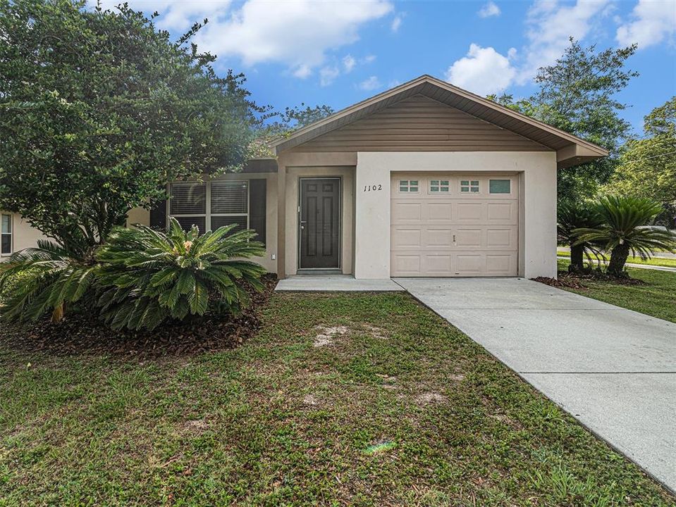 Active With Contract: $292,000 (3 beds, 2 baths, 1339 Square Feet)