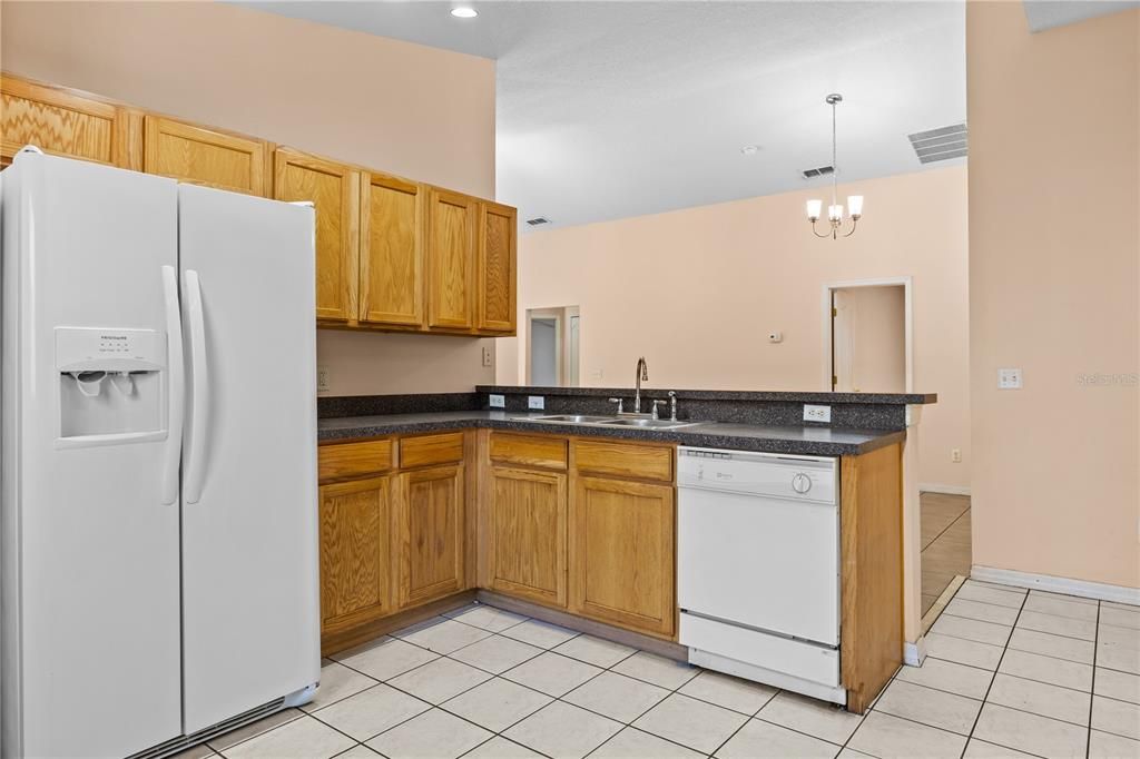Active With Contract: $2,050 (4 beds, 3 baths, 1662 Square Feet)