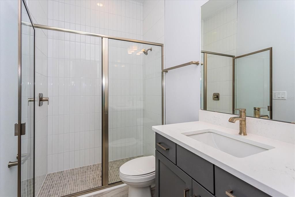 Active With Contract: $919,990 (6 beds, 5 baths, 3500 Square Feet)