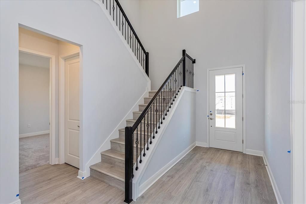 Active With Contract: $919,990 (6 beds, 5 baths, 3500 Square Feet)