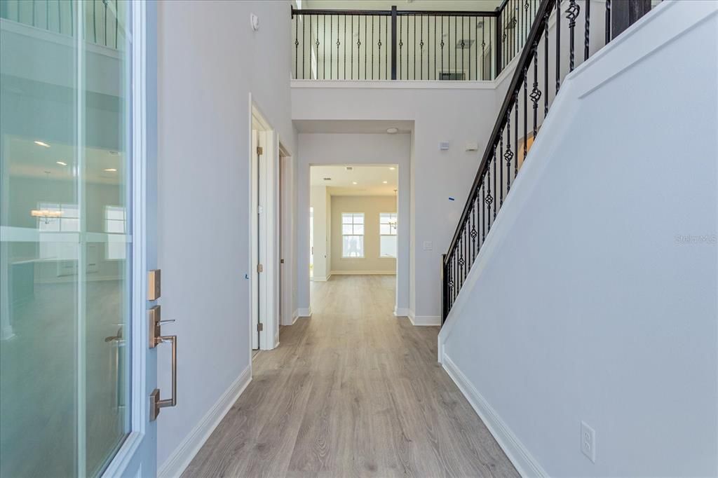 Active With Contract: $919,990 (6 beds, 5 baths, 3500 Square Feet)