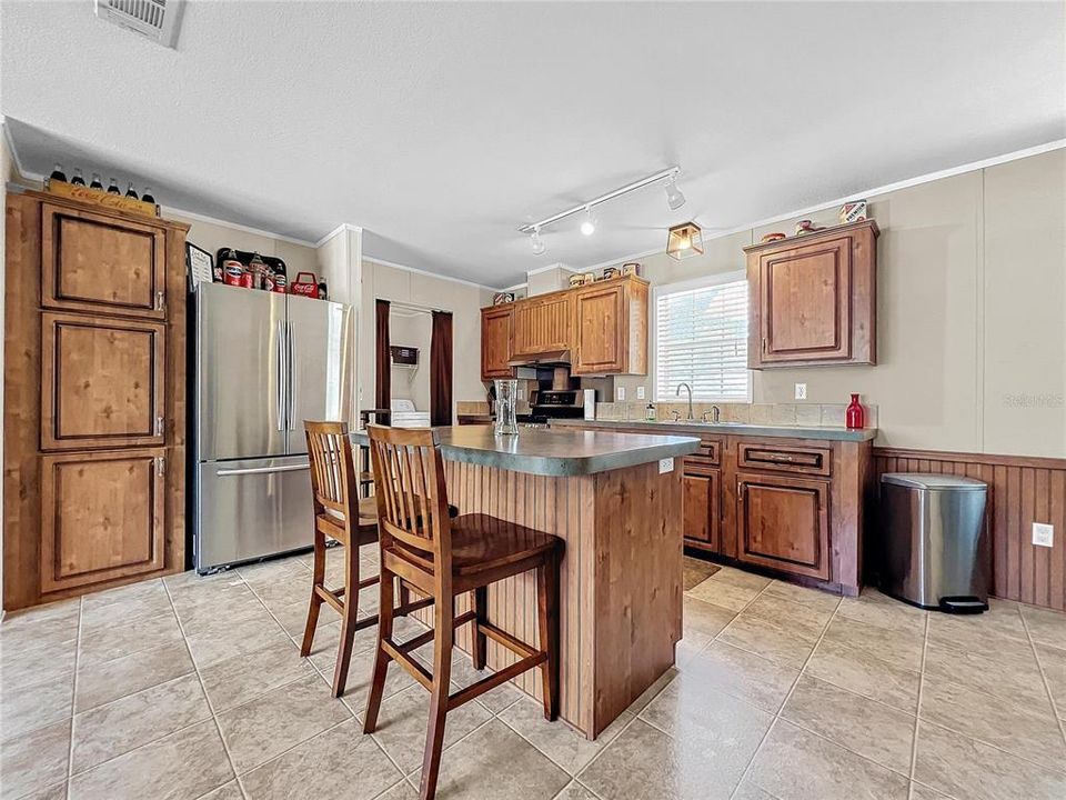 For Sale: $385,000 (4 beds, 2 baths, 1568 Square Feet)