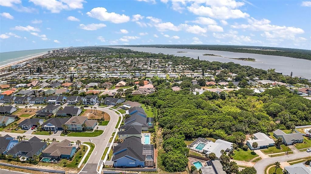Home sits between the ocean and intracoastal
