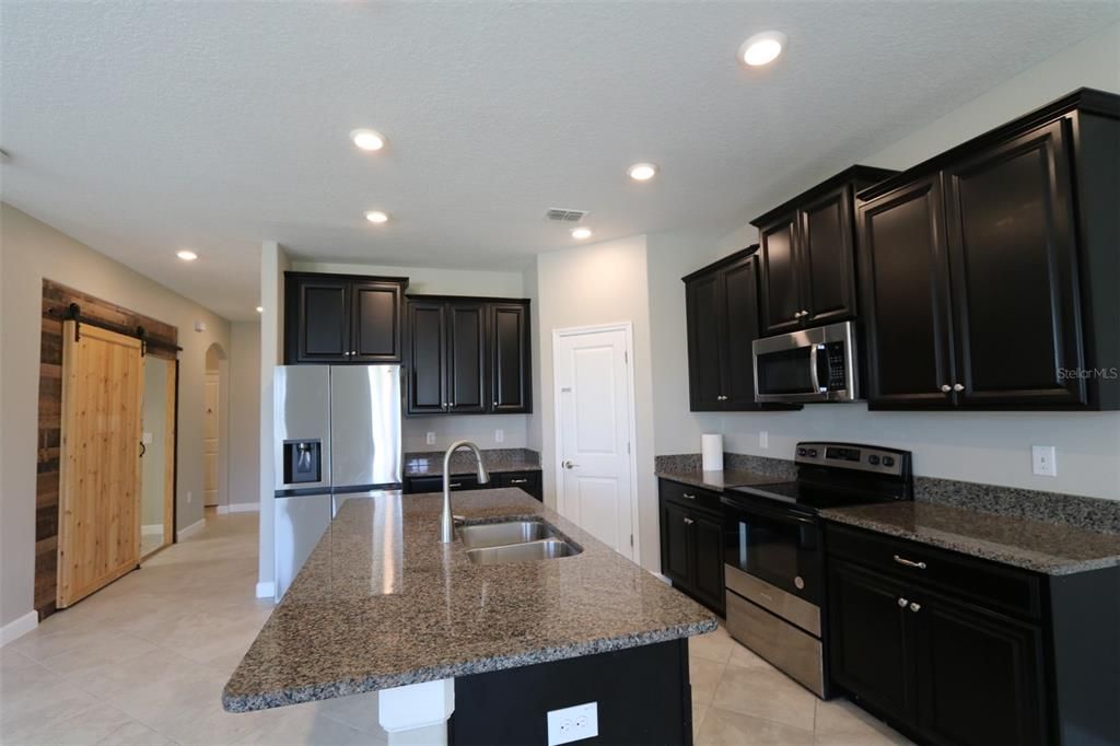 For Rent: $2,850 (4 beds, 2 baths, 2834 Square Feet)