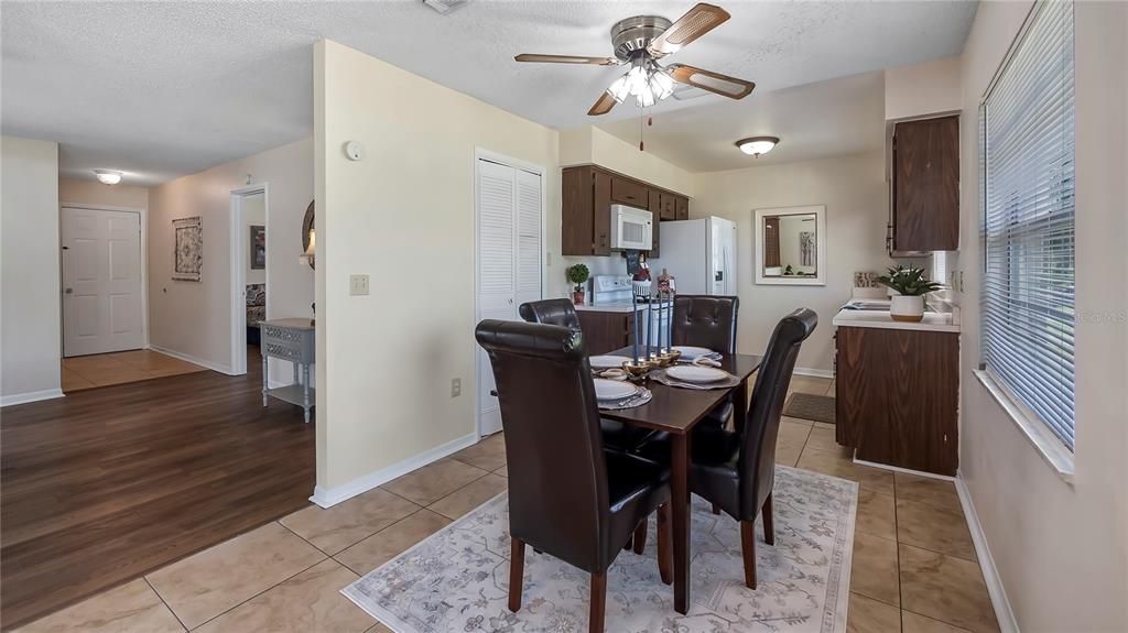 Active With Contract: $275,000 (3 beds, 2 baths, 1296 Square Feet)