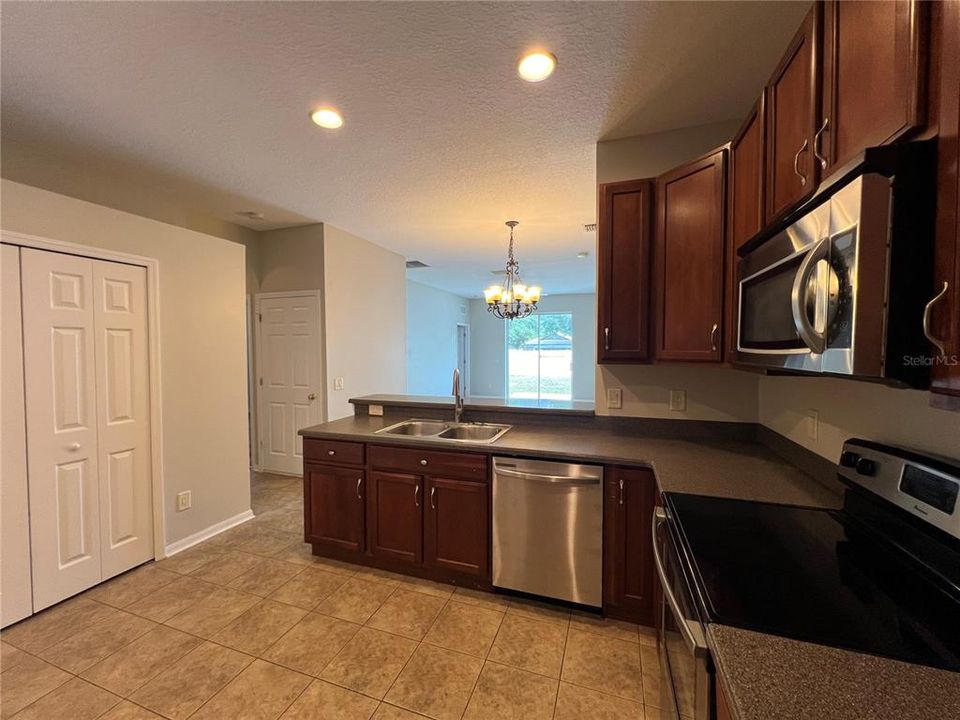 For Sale: $359,900 (4 beds, 2 baths, 1805 Square Feet)