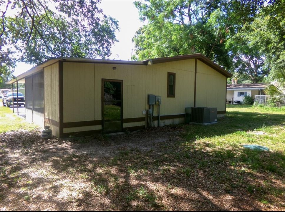 For Sale: $154,900 (3 beds, 2 baths, 1056 Square Feet)