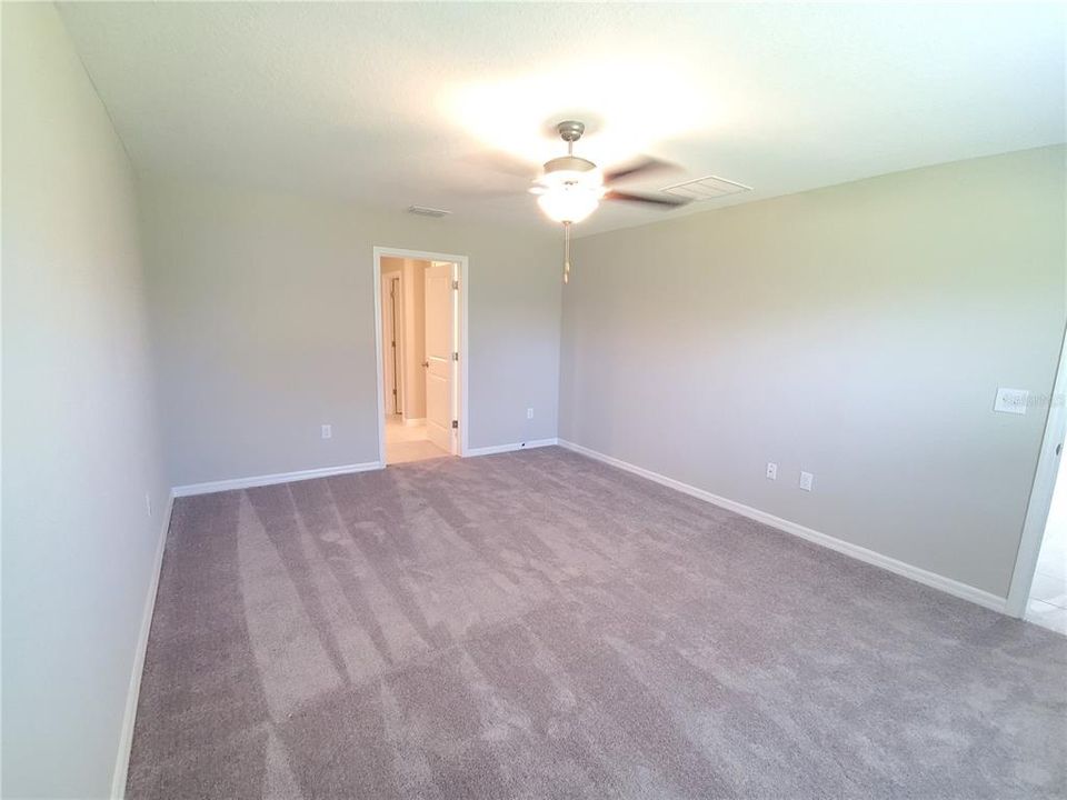 For Rent: $2,500 (4 beds, 2 baths, 1935 Square Feet)