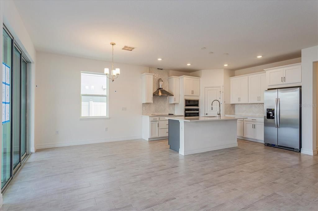 For Sale: $437,902 (4 beds, 2 baths, 1938 Square Feet)