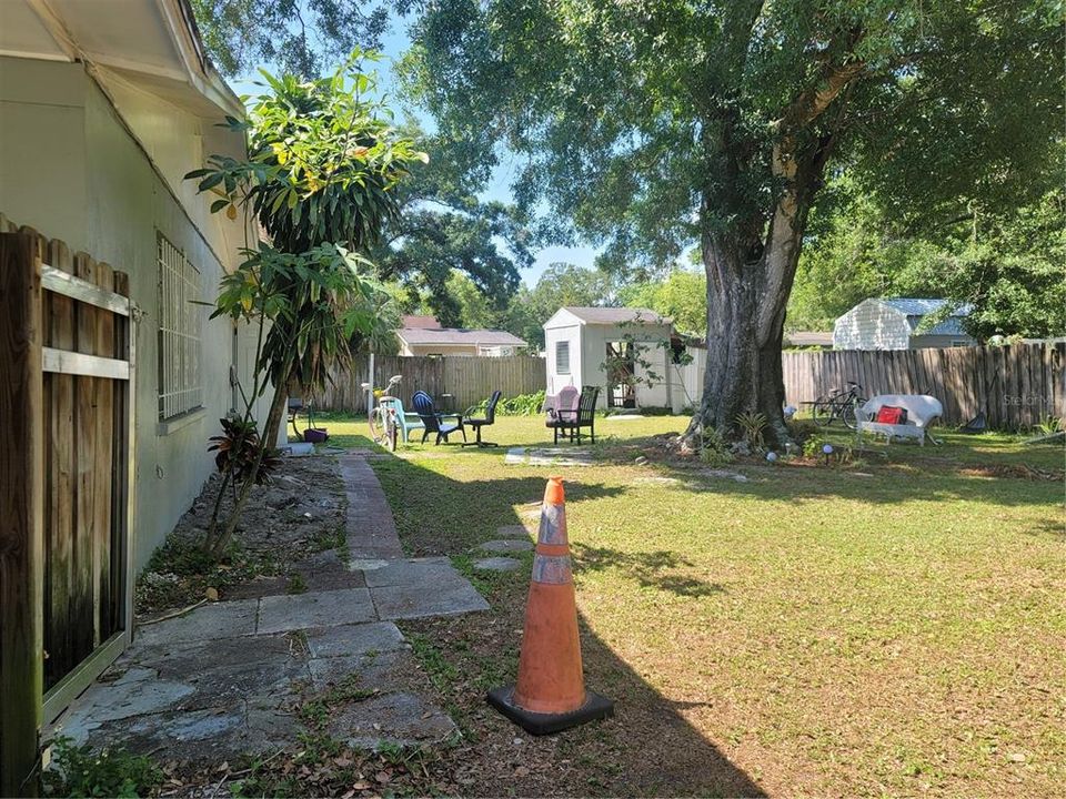 Active With Contract: $315,000 (3 beds, 2 baths, 1398 Square Feet)