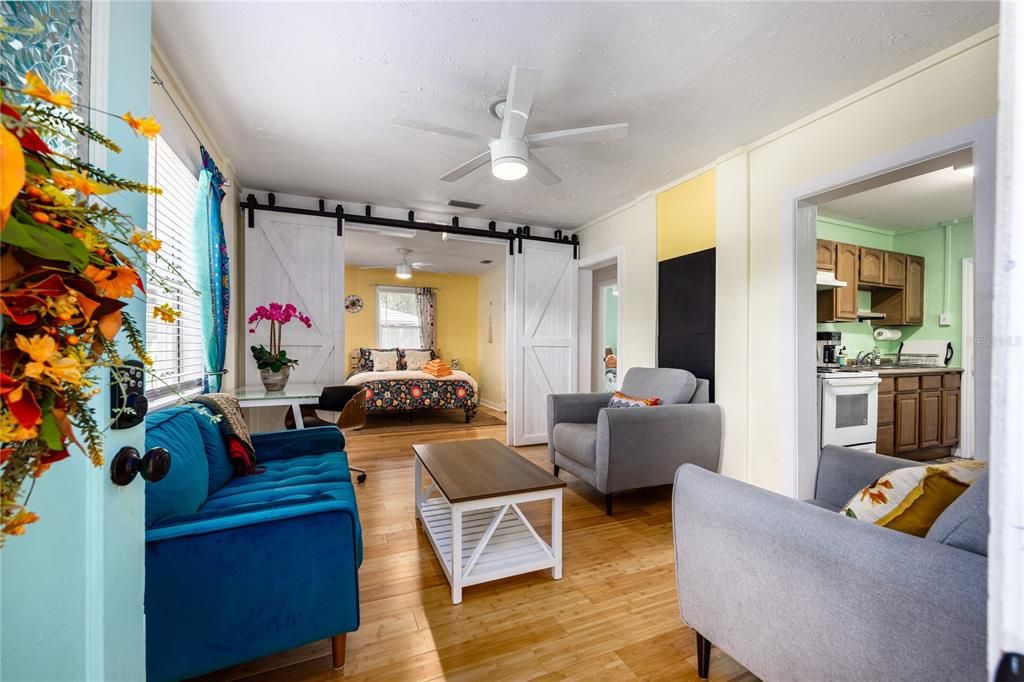 Recently Sold: $210,000 (1 beds, 1 baths, 648 Square Feet)