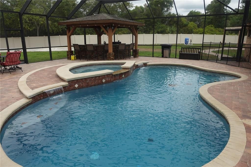 pool enclosure/spa heated