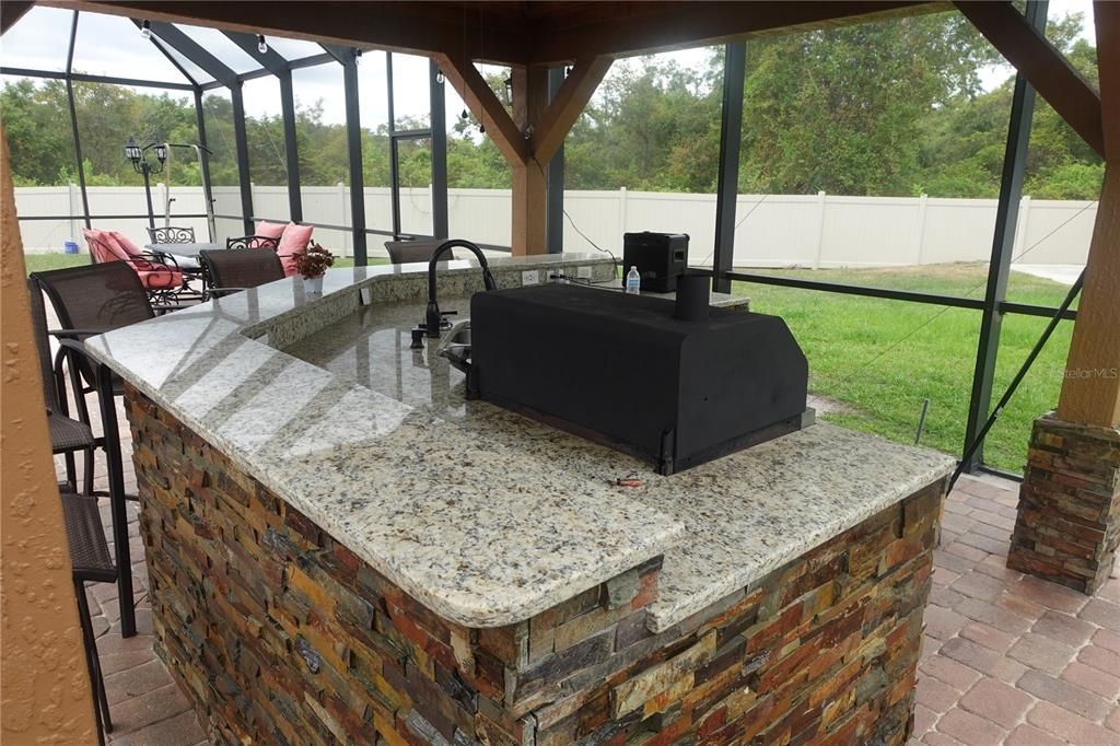 outdoor kitchen