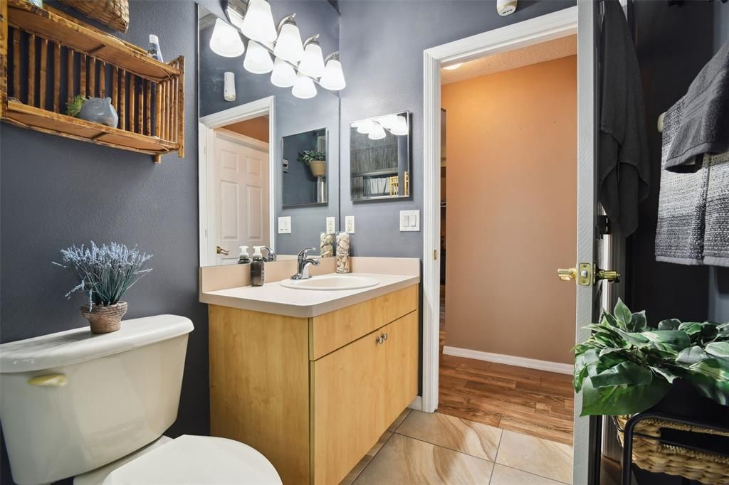 Hallway bathroom, located between bedroom 1 and bedroom 2.