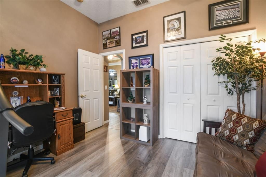 Hallway bathroom, located between bedroom 1 and bedroom 2.