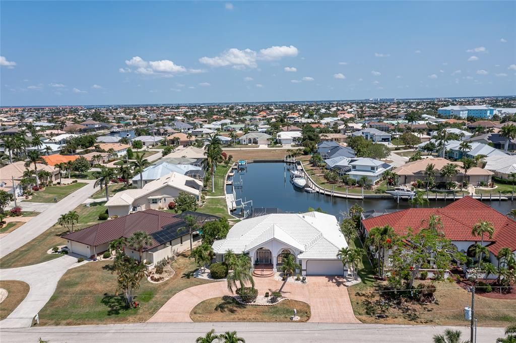 Active With Contract: $755,000 (3 beds, 2 baths, 2420 Square Feet)