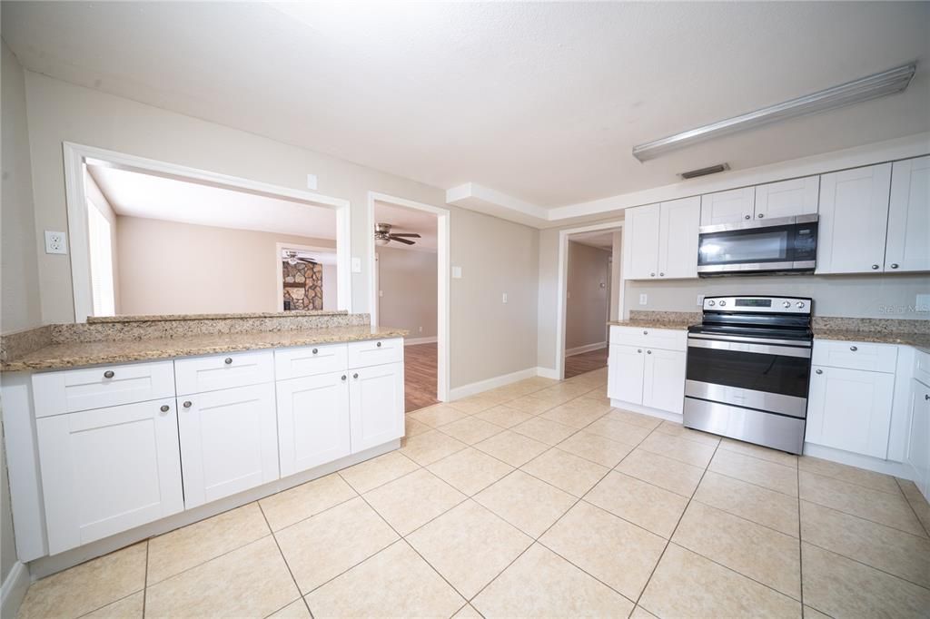 For Rent: $2,995 (4 beds, 2 baths, 1841 Square Feet)