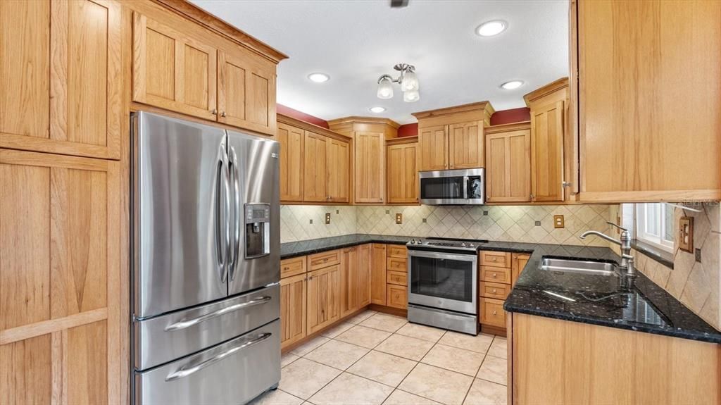 Upgraded kitchen with new stainless steel appliances