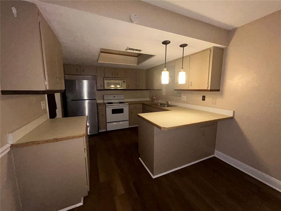 Recently Rented: $1,875 (2 beds, 2 baths, 1462 Square Feet)