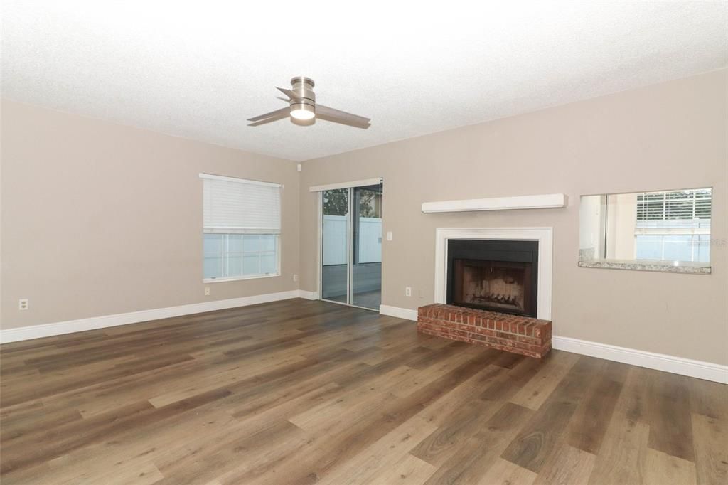 Active With Contract: $474,900 (3 beds, 2 baths, 1808 Square Feet)