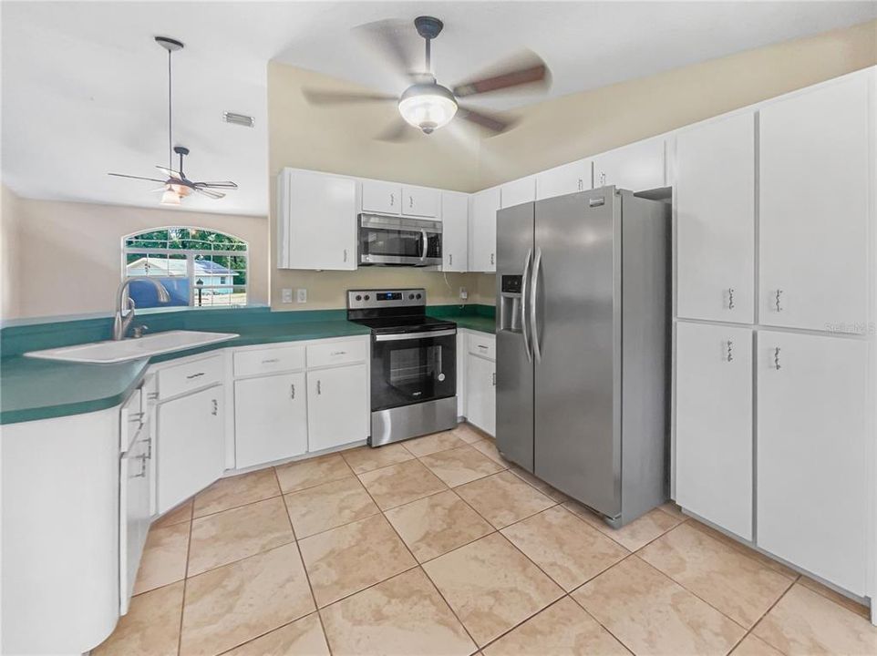 For Sale: $259,000 (3 beds, 2 baths, 1698 Square Feet)