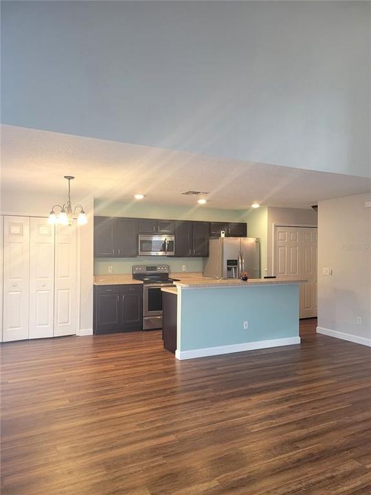 Recently Rented: $2,395 (3 beds, 2 baths, 1338 Square Feet)