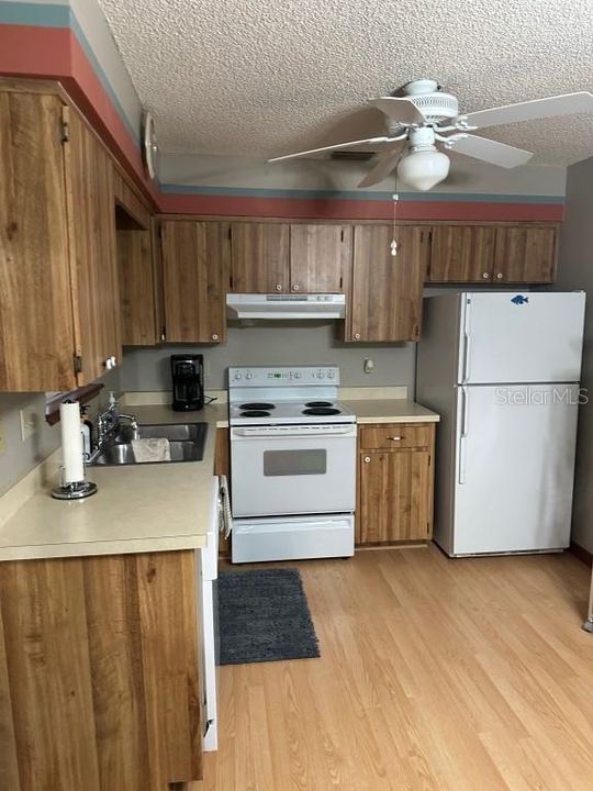 For Sale: $164,900 (2 beds, 1 baths, 768 Square Feet)
