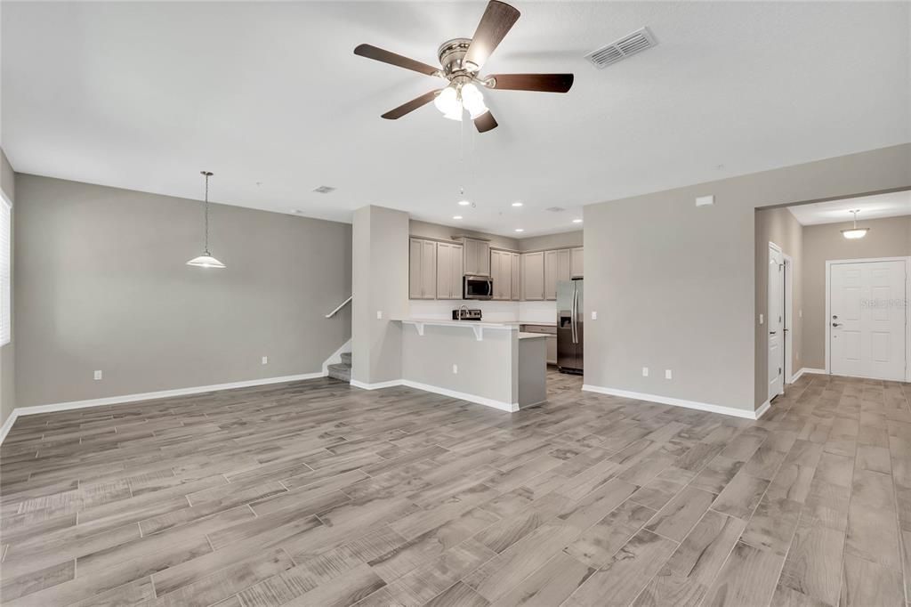 Active With Contract: $459,000 (3 beds, 2 baths, 1844 Square Feet)