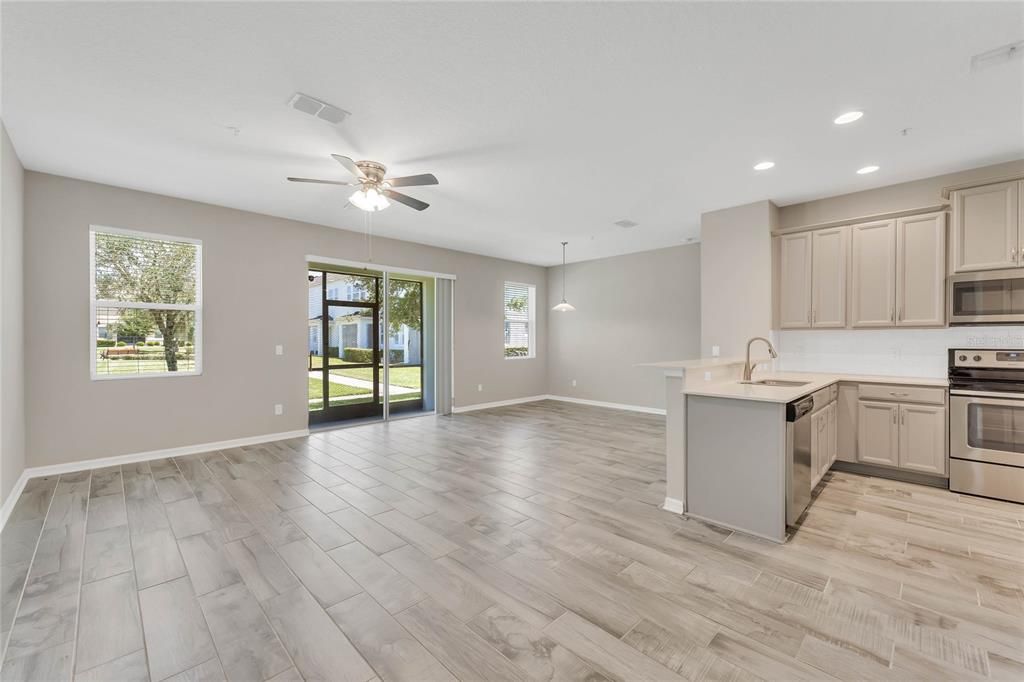 Active With Contract: $459,000 (3 beds, 2 baths, 1844 Square Feet)