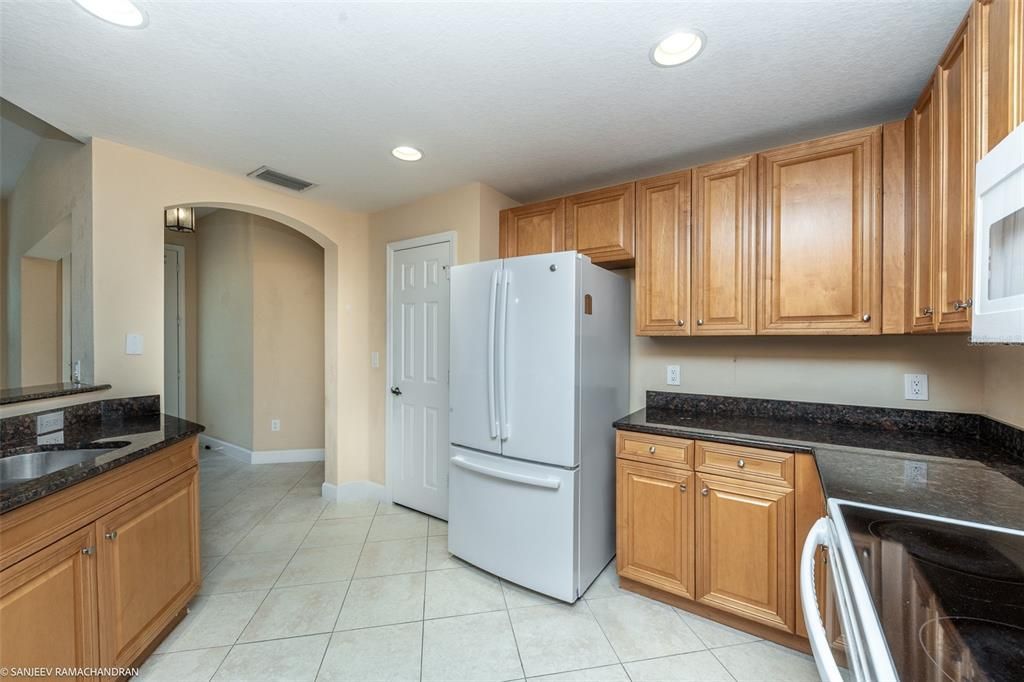For Rent: $1,850 (2 beds, 2 baths, 1300 Square Feet)