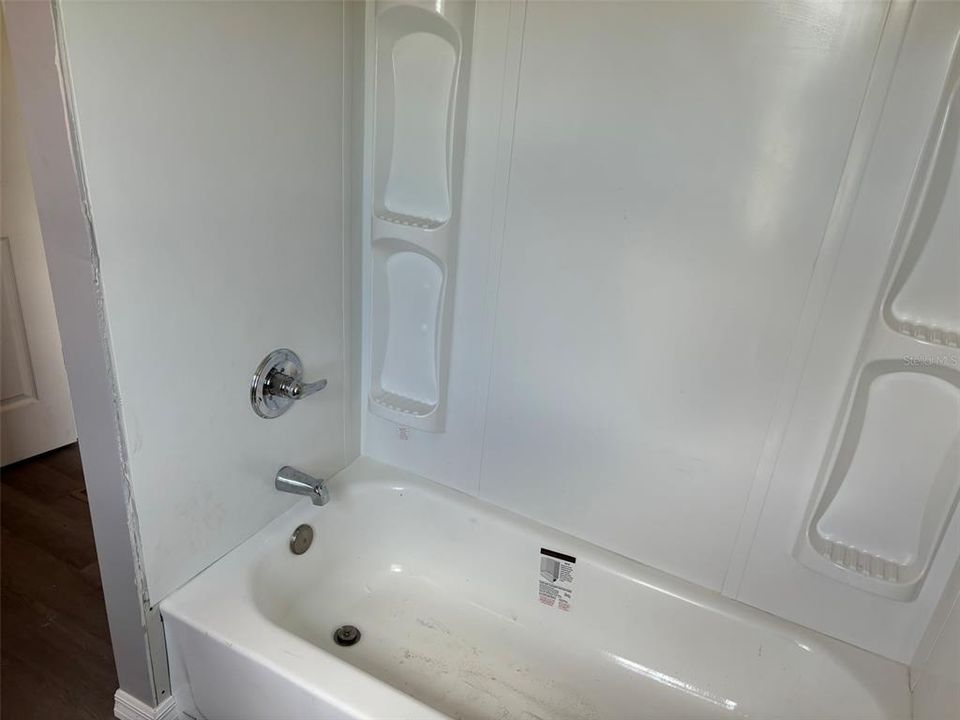 For Sale: $199,900 (3 beds, 2 baths, 1064 Square Feet)