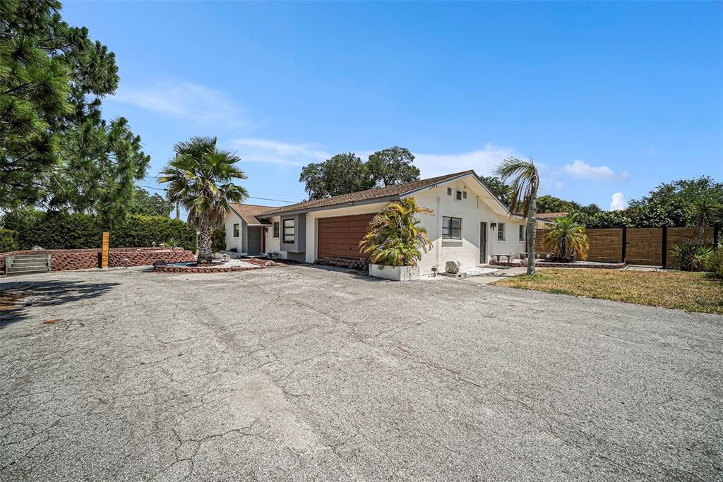 Active With Contract: $475,000 (4 beds, 2 baths, 1720 Square Feet)
