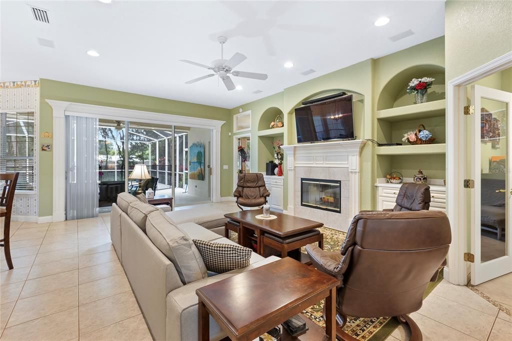 Active With Contract: $650,000 (4 beds, 3 baths, 2904 Square Feet)