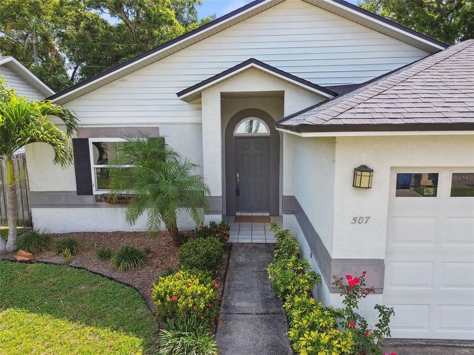 Recently Sold: $430,000 (3 beds, 2 baths, 1525 Square Feet)