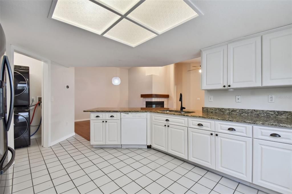 Recently Sold: $430,000 (3 beds, 2 baths, 1525 Square Feet)