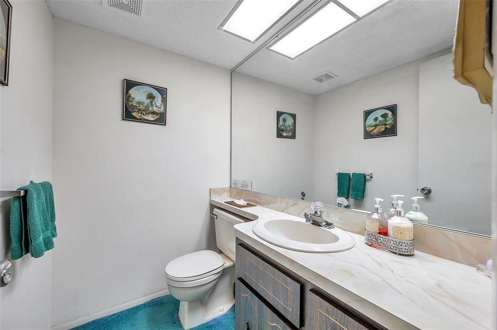 最近售出: $365,000 (3 贝兹, 2 浴室, 1832 平方英尺)