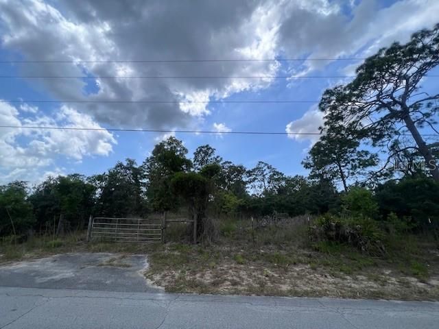 En Venta: $83,000 (1.25 acres)