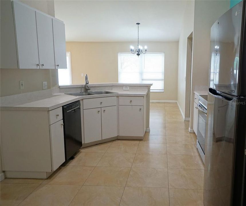 For Rent: $2,350 (4 beds, 2 baths, 1485 Square Feet)