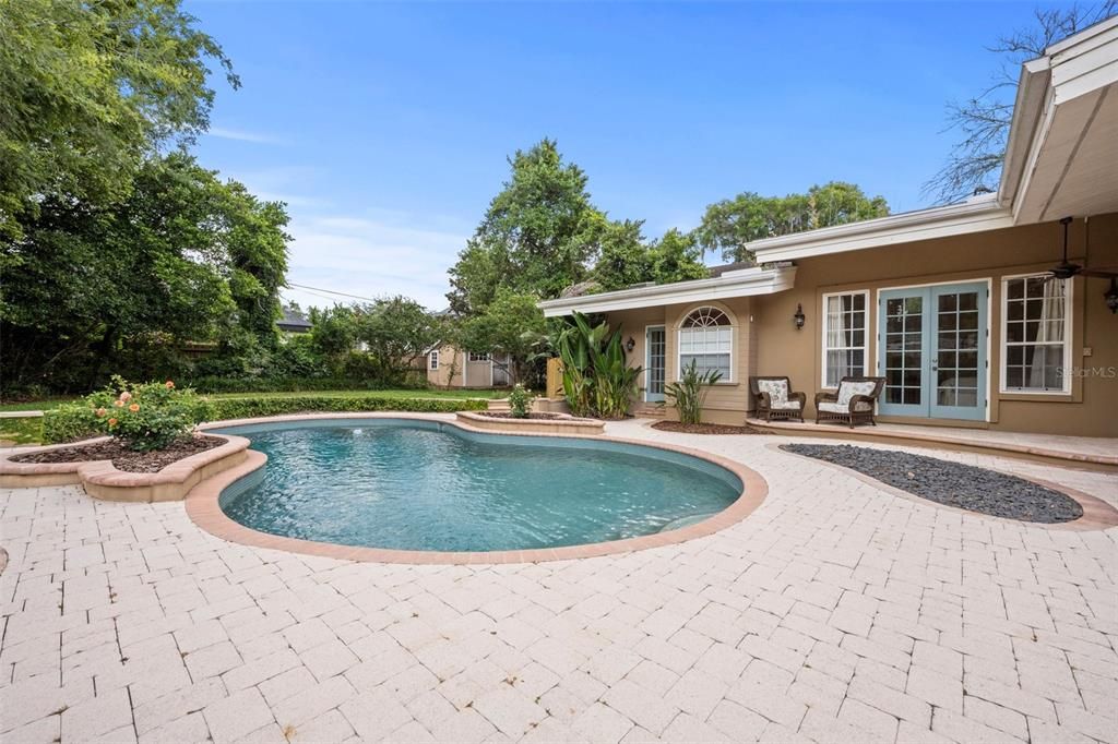 Active With Contract: $1,895,000 (3 beds, 3 baths, 3653 Square Feet)