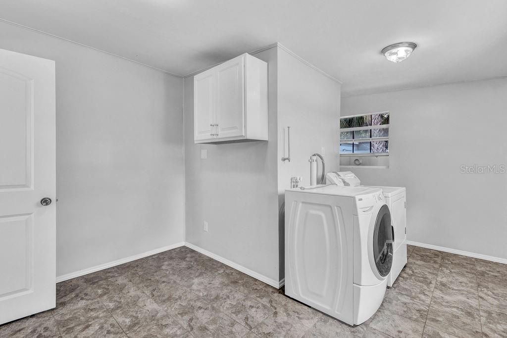 Active With Contract: $449,000 (3 beds, 2 baths, 1688 Square Feet)