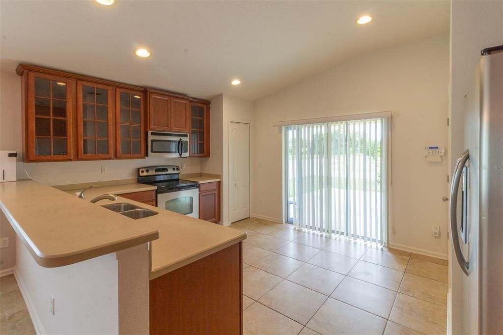 Active With Contract: $325,000 (4 beds, 2 baths, 1662 Square Feet)